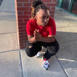 Meet your Posher, Briana